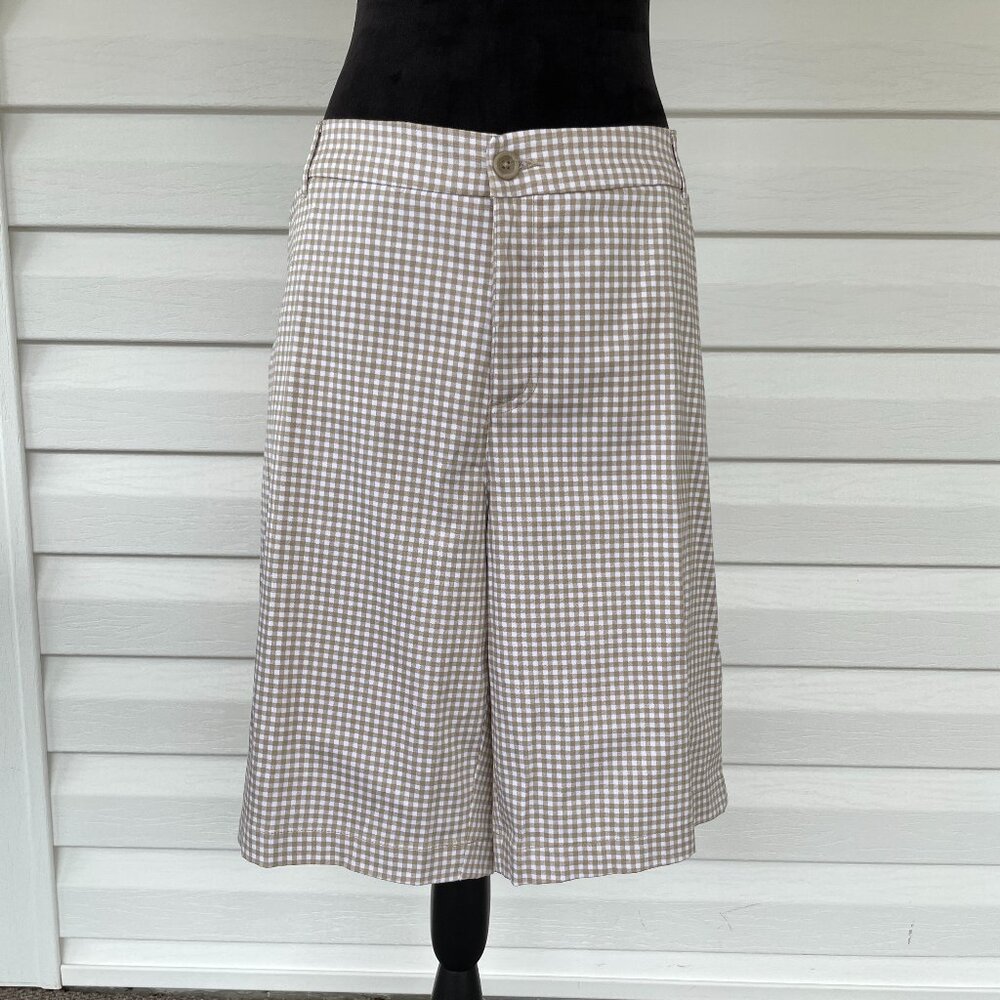 NWT St. John's Bay Secretly Slender Women' s Mid Rise Bermuda Short 24 W